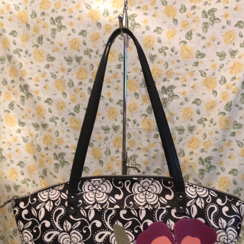 Relic - Picture 3 of 8